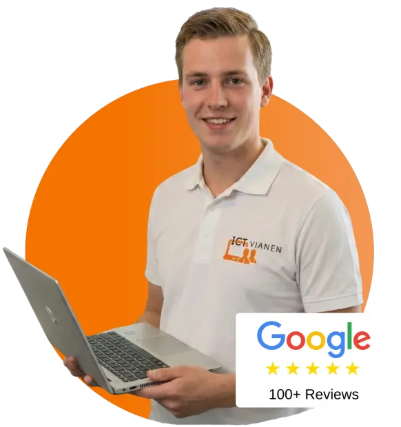 Mick van ICT Vianen met een laptop in zijn handen, met de Google-beoordeling van 5 sterren op basis van meer dan 100 reviews
