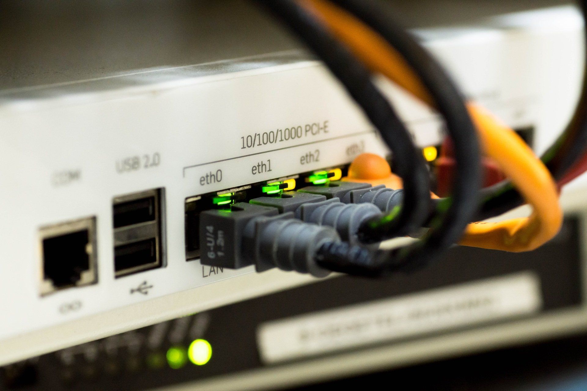 internet kabels ethernet in router